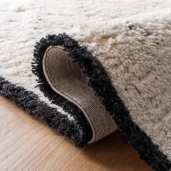 Rosalina Rug Ivory/Black - Safavieh -Safavieh GUEST 312e719f 98ca 4615 bb4b 117d12d4a15d