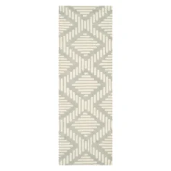 Becky Geometric Tufted Accent Rug - Safavieh -Safavieh GUEST 3b66a65c 9a7a 4c91 8705 ebf0e8733392