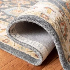 Classic CL934 Hand Tufted Area Rug - Safavieh -Safavieh GUEST 42faa51d fc82 484d b6a5 3b46ce01f9ee