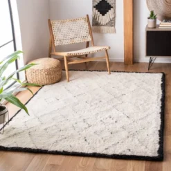 Rosalina Rug Ivory/Black - Safavieh