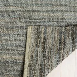 Vida Solid Accent Rug - Safavieh 7 Vida Solid Accent Rug - Safavieh -Safavieh GUEST 5555e441 a59f 4ce7 a385 fbf634d0186d