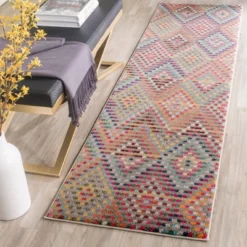 Samana Geometric Area Rug - Safavieh -Safavieh GUEST 764928d8 4aa1 4330 a37e 16f629170790