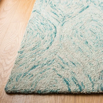 Della Rug - Safavieh® 4 Della Rug - Safavieh® - Image 2