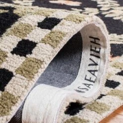 Hooked Tiana Rug - Safavieh -Safavieh GUEST 8e6efd96 3518 43d3 901f ce47ff6d70b5