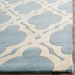 3'x5' Lindsey Quatrefoil Design Tufted Accent Rug Blue/Ivory - Safavieh