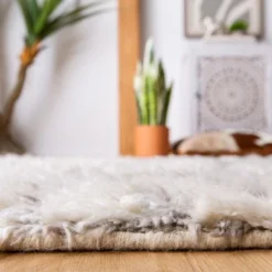 Manhattan MAN469 Hand Knotted Area Rug - Safavieh -Safavieh GUEST 92850d94 f9ff 48b1 b3dd f375940824ca