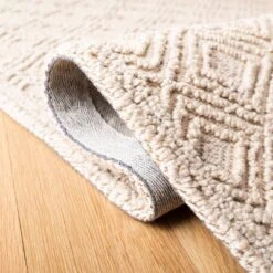 Lola Geometric Tufted Rug - Safavieh -Safavieh GUEST 9e24a8dc 193c 4ec3 914d 32a9792e84d8