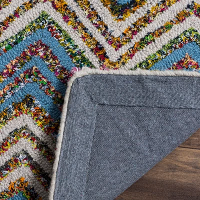 Virginie Tufted Rug - Safavieh 4 Virginie Tufted Rug - Safavieh - Image 2