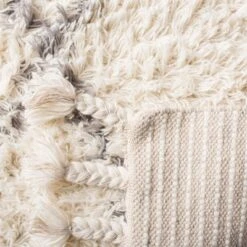 Casablanca CSB951 Hand Tufted Area Rug - Safavieh -Safavieh GUEST a14a36b4 39cc 4f4b ac71 22548ed7e6e8