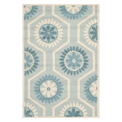 Holly Floral Tufted Area Rug - Safavieh 6 Holly Floral Tufted Area Rug - Safavieh - Image 4