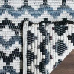 Rhayader Rug - Safavieh 7 Rhayader Rug - Safavieh -Safavieh GUEST d557ab98 5090 4deb b81d 81f170b3fe84