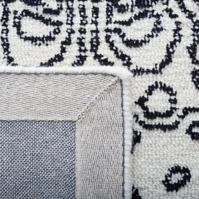 Metro MET993 Hand Tufted Area Rug - Safavieh 7 Metro MET993 Hand Tufted Area Rug - Safavieh - Image 5