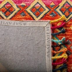 Doris Geometric Tufted Area Rug - Safavieh -Safavieh GUEST ef8c9228 d0dd 4354 b86b 3f646197ae66