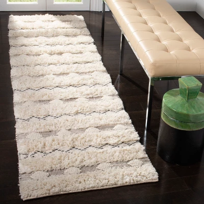 Ashlee Geometric Design Woven Rug - Safavieh 4 Ashlee Geometric Design Woven Rug - Safavieh - Image 2